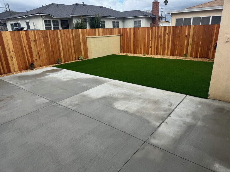 Building Photo - 1904 W 153rd St