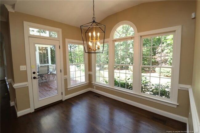 Building Photo - 110 Guymon Ct