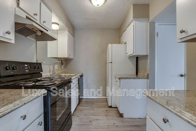 Building Photo - 6048 NW Expressway