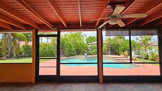 Building Photo - 12157 Sycamore Ln