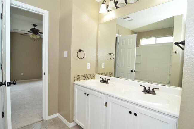 Building Photo - 173 Prairie Verbena Dr