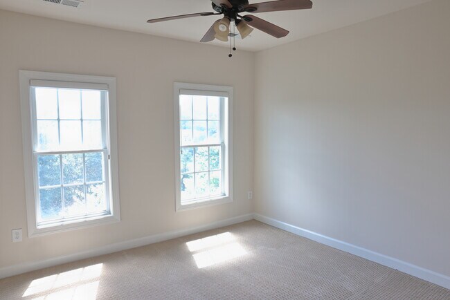 Guest Bedroom 2 - 18 Sharpstead Ln