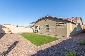 Building Photo - 21242 W Wilshire Dr