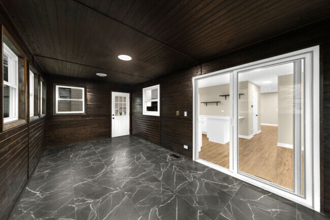 Building Photo - 990 Whitehall Way