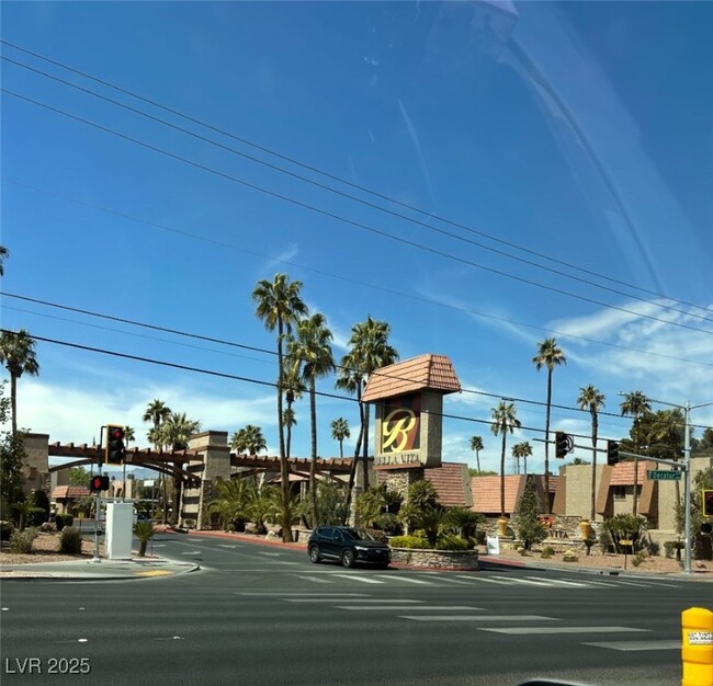 Building Photo - 5180 Indian River Dr