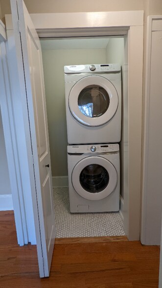 Building Photo - 25 Starnes Ave