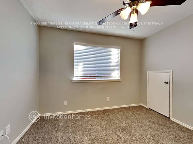 Building Photo - 726 W Willow Oak Dr