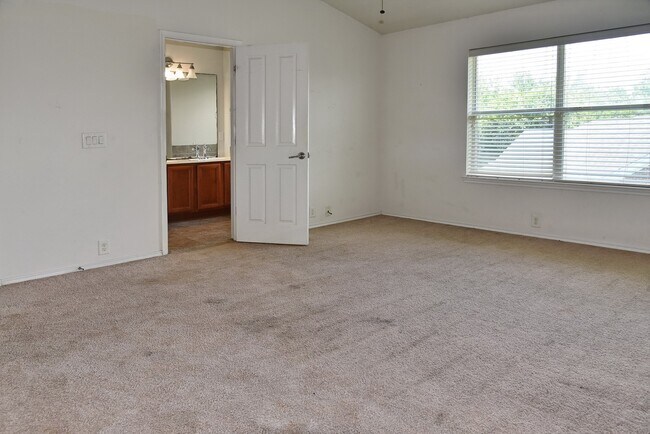 Building Photo - 13600 Breton Ridge St
