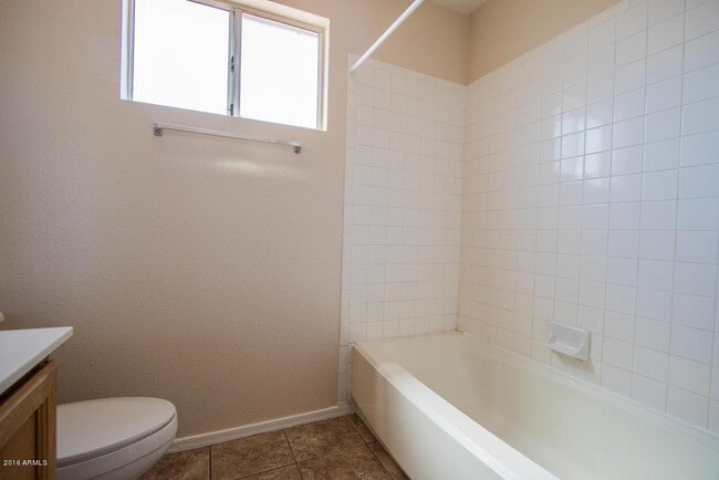 Building Photo - 14318 N 78th Dr