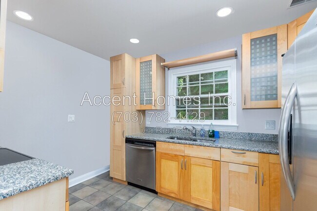 Building Photo - 813 31st St S