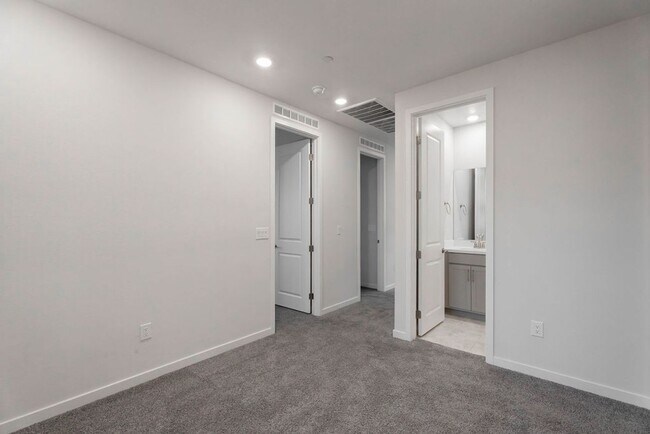Building Photo - 11620 Desert Hollow Avenue
