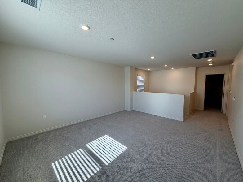 Building Photo - 9643 Babaco St