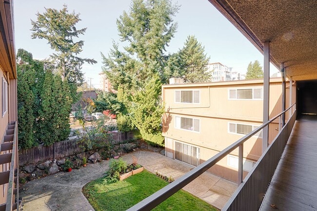 Building Photo - The Willows Apartments