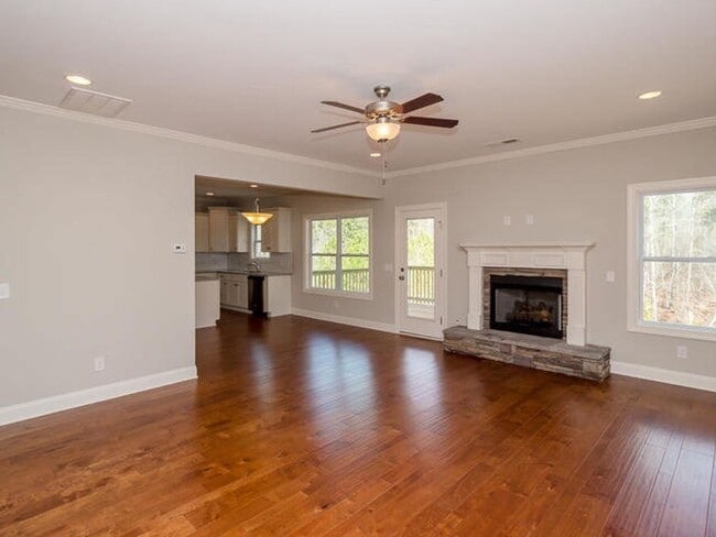 Building Photo - 4547 Willie Daniel Dr