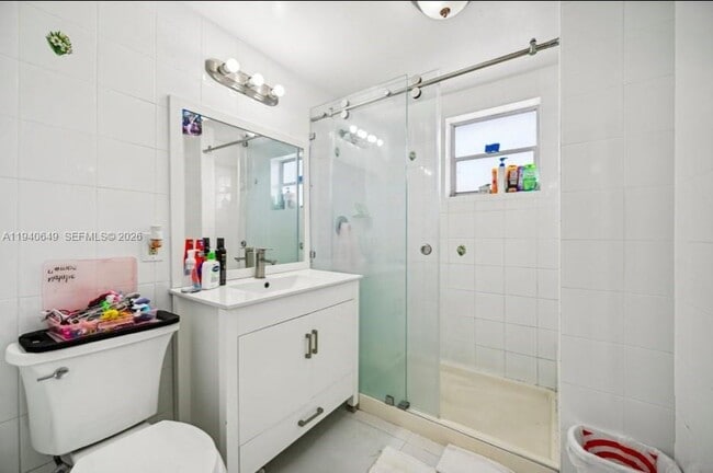 Building Photo - 20 SW 108th Ave