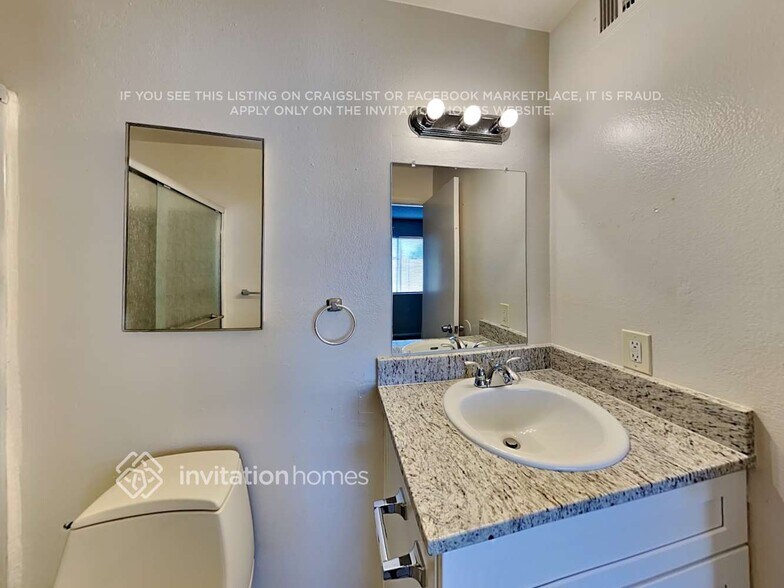 Building Photo - 5638 W Comet Ave