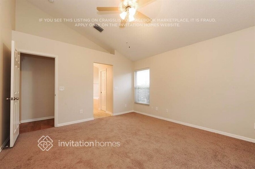 Building Photo - 6037 Weatherwood Cir