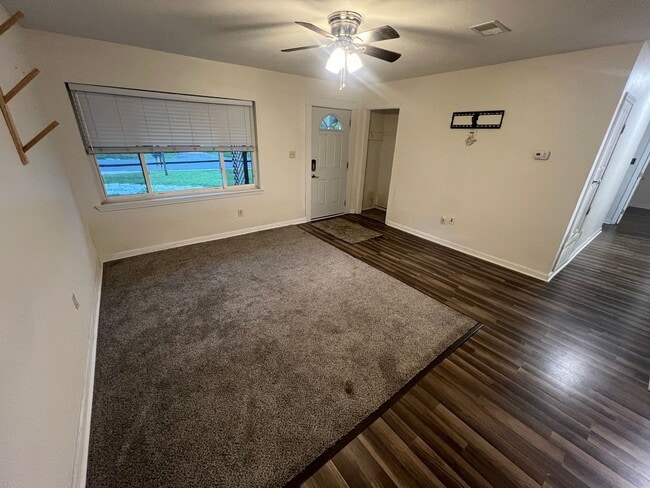 Building Photo - Charming 3 Bedroom, 1 Bath Pensacola Home available !!