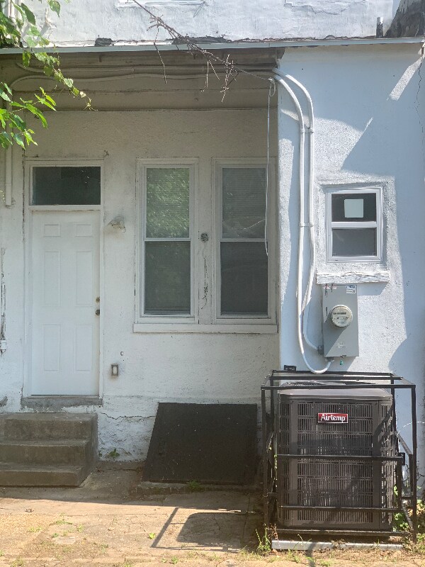 Building Photo - 2021 W Saratoga St