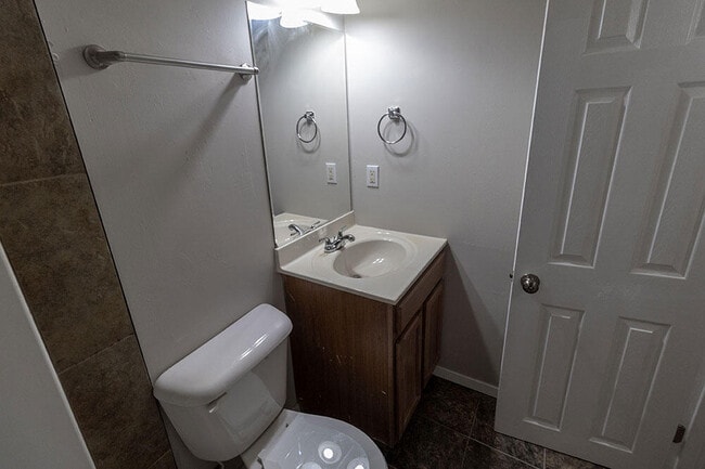 Building Photo - 1011 W Ash St