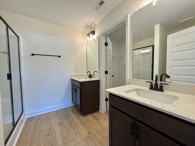 Building Photo - 3 Bed, 2.5 Bath 1 car garage townhome in Clayton's Ashcroft community!