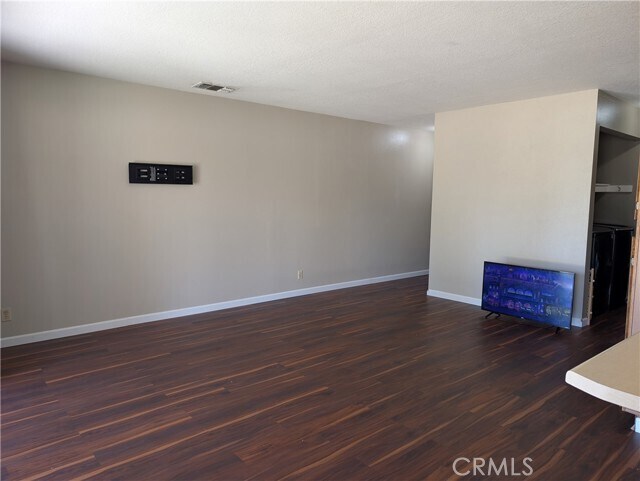 Building Photo - 27535 Lakeview Dr