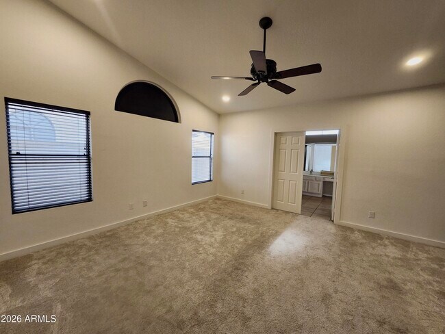 Building Photo - 2545 E Granite View Dr