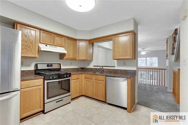 Building Photo - 140 S Barrow Pl