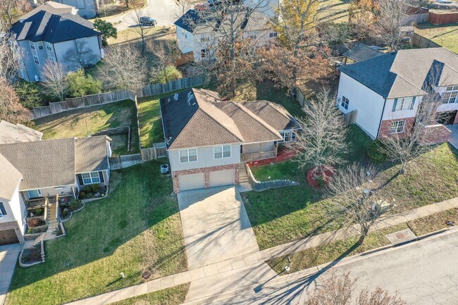 Building Photo - Single-Family Home in Black Oak Estates, Branson