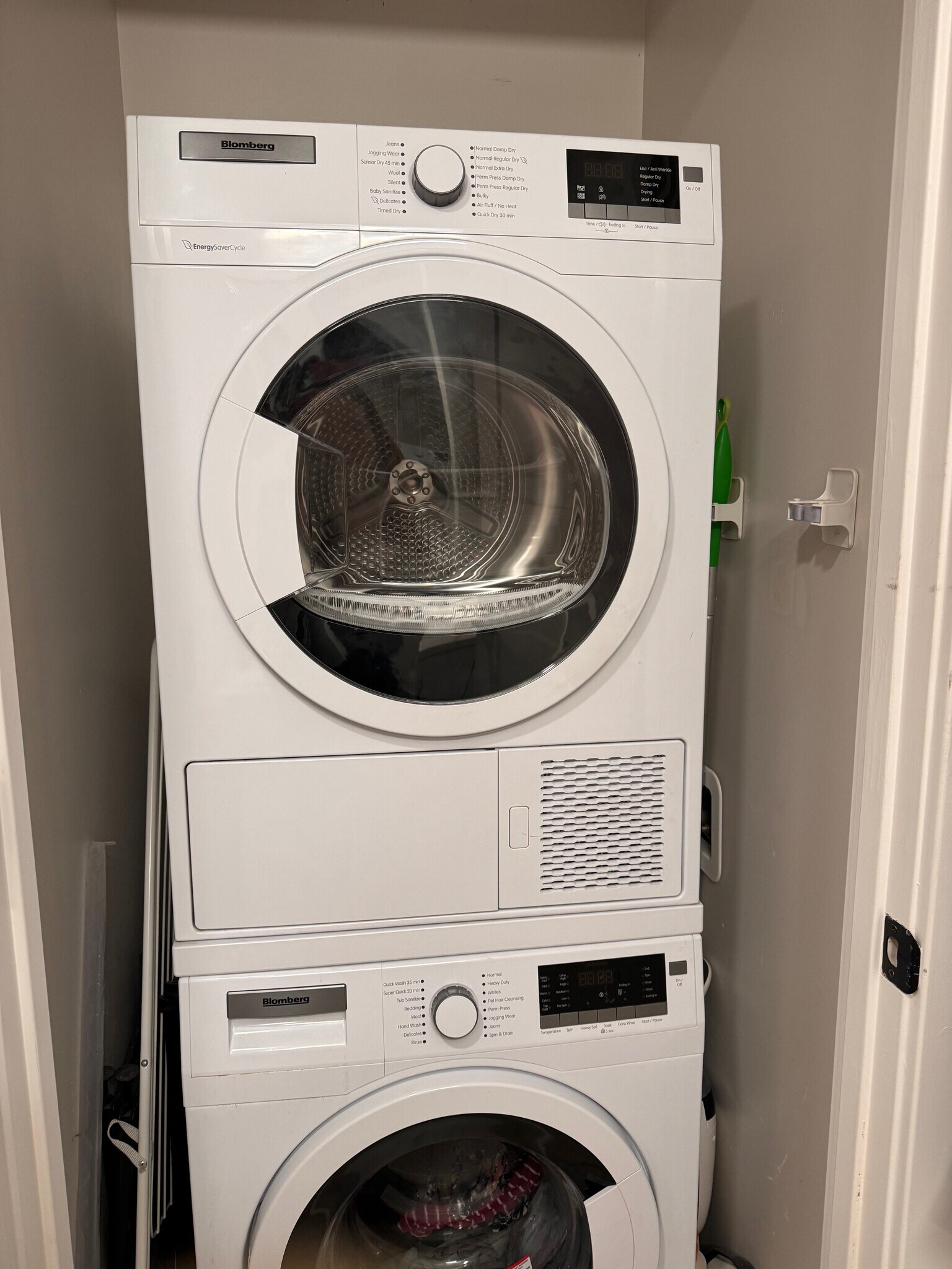 Building Photo - 1211 Van St SE