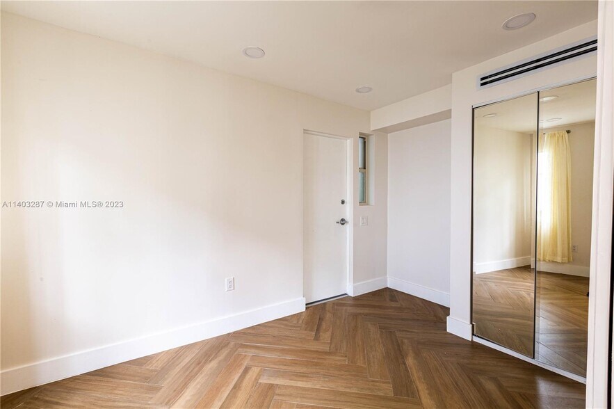 Building Photo - 731 6th St