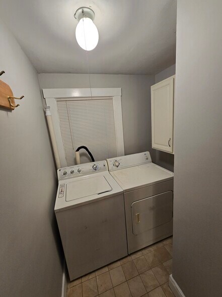 Building Photo - 12 Leland Rd