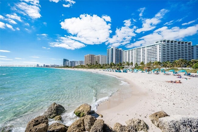 Building Photo - 2899 Collins Ave