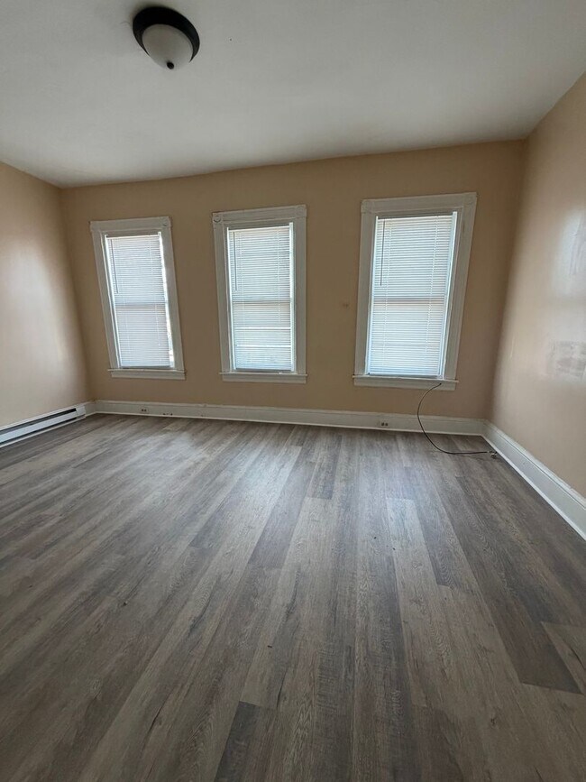 Building Photo - 411 S Prince St