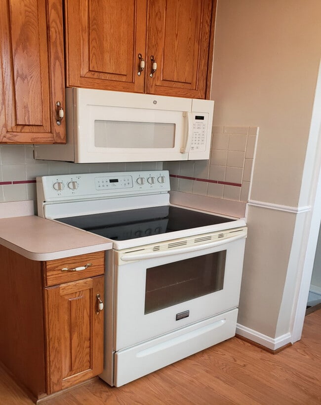 Building Photo - 28833 Groveland St