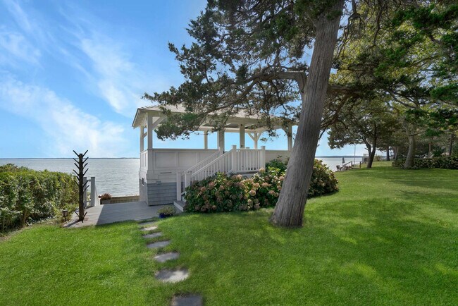 Building Photo - 912 Peconic Bay Blvd