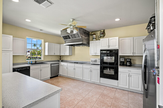 Building Photo - 10762 SE Burgee Ct