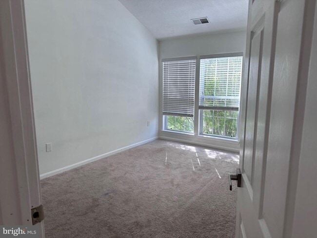 Building Photo - 5960 Millrace Ct