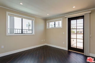 Building Photo - 1211 9th St