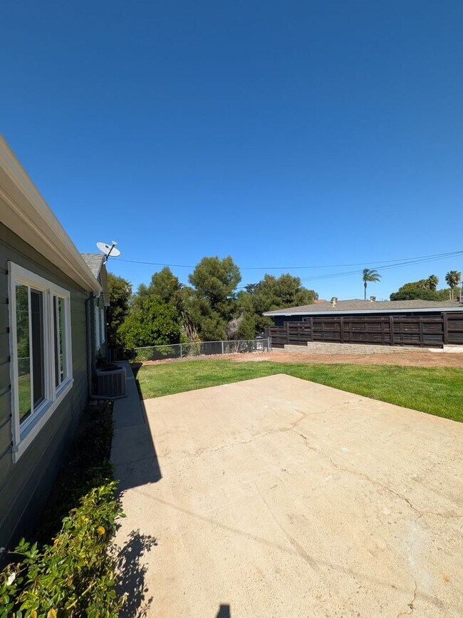 Building Photo - PC - 6673-6675 Amherst