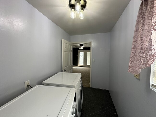 Building Photo - 3 Bedroom, 1 Bath home for rent