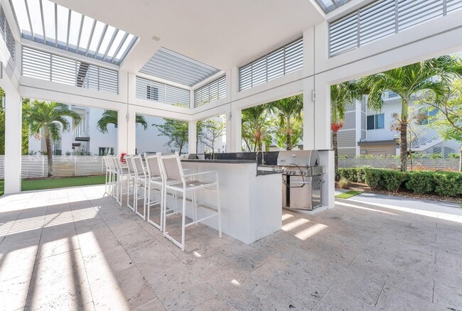 Building Photo - 10220 NW 63rd Terrace