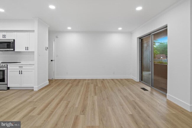 Building Photo - 25 Stonehenge Cir
