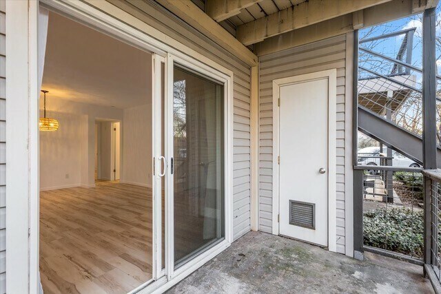 Building Photo - 2119 Oxford Ave