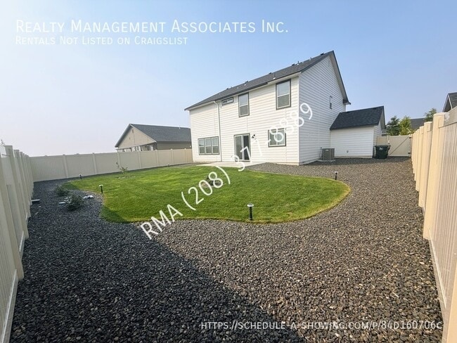 Building Photo - 3781 W La Brea Dr