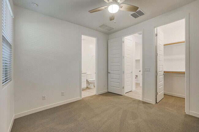 Building Photo - 12881 N 145th Dr