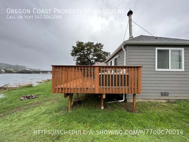 Building Photo - 2bed/2bath home on the river and close to ...