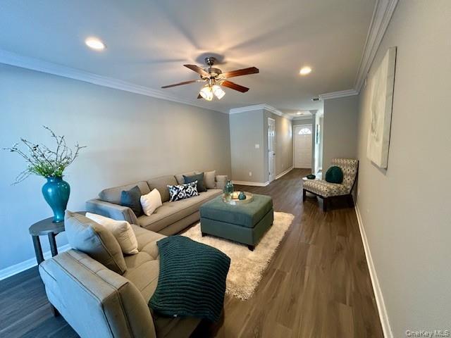 Building Photo - 44 Mainsail Dr