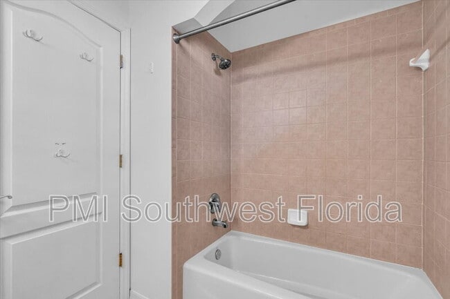 Building Photo - 6393 Rookery Cir