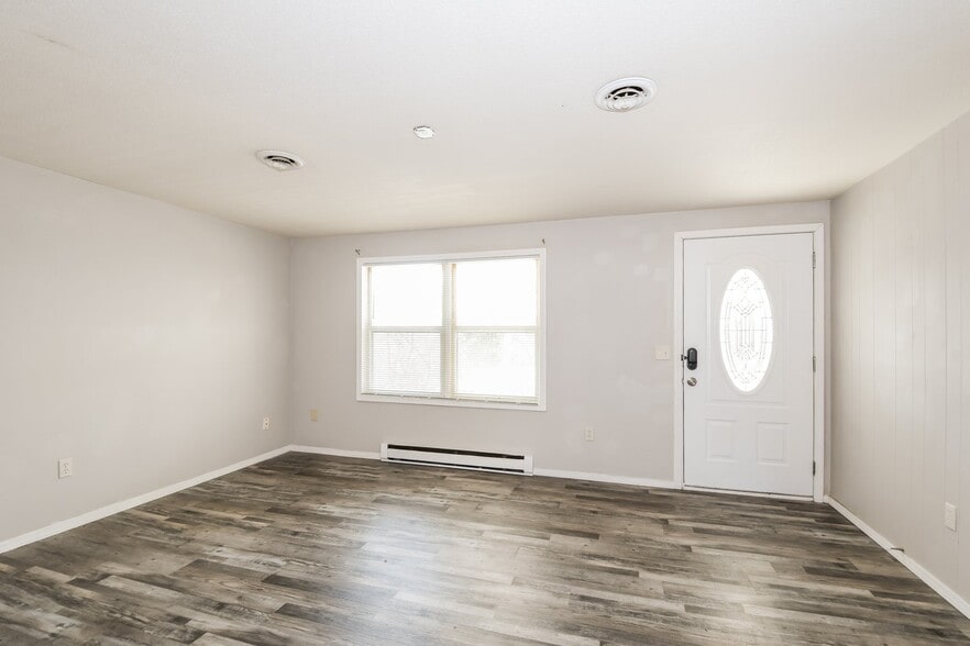 Building Photo - 9709 Mark Trail